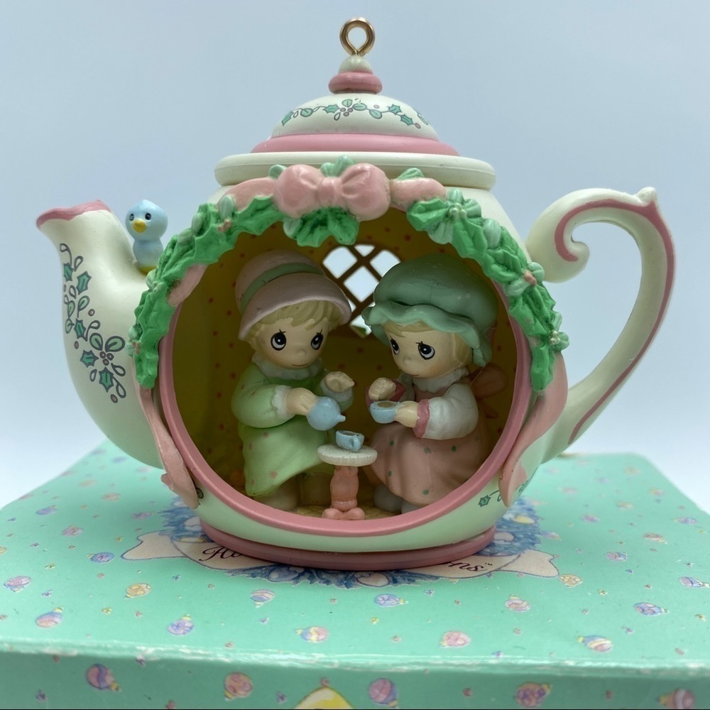 Enesco Precious Moments "Our Friendship Hits The Spot" 1992 Ornament #831239